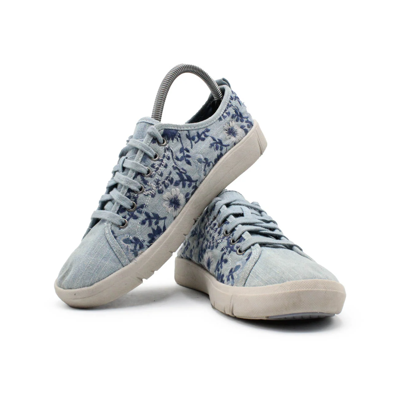 BARETRAPS CASUAL SHOE - Image 2