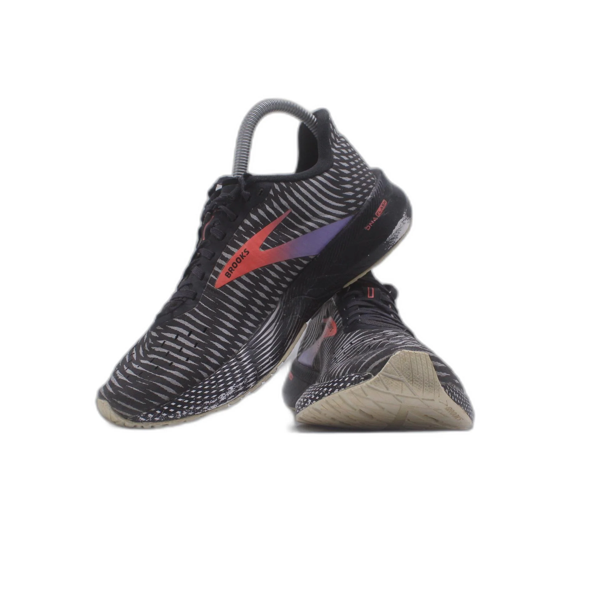 Brooks Levitate 5 Sneaker - Image 5