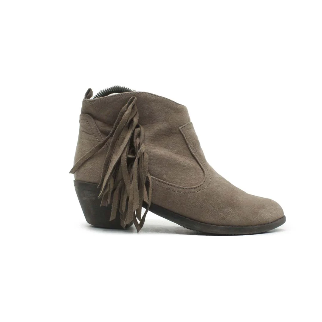 CLASSIC COMFORT GIRLS SHOES
