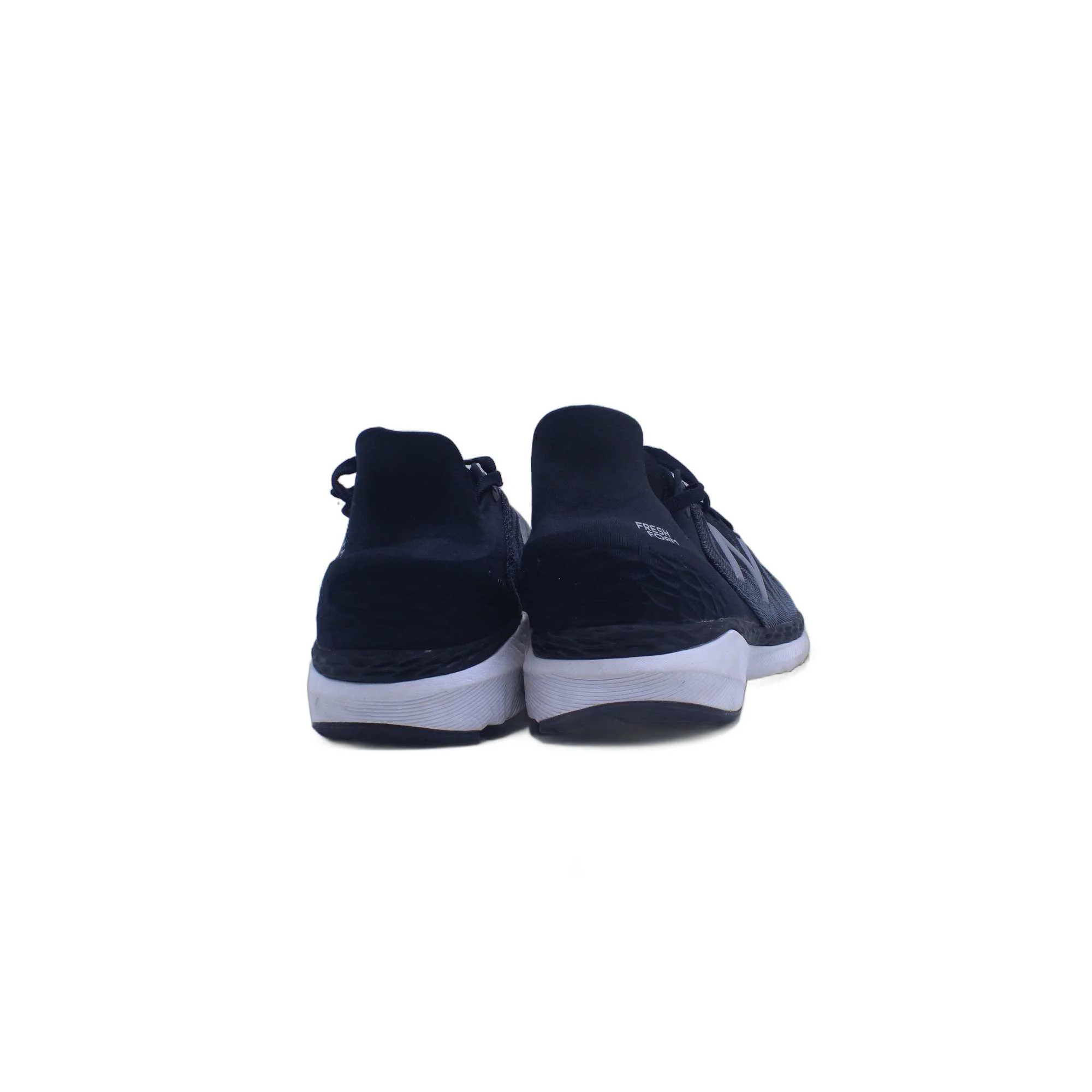 New Balance 860v11 Fresh Foam Mens Black Athletic Running Shoe - Image 4