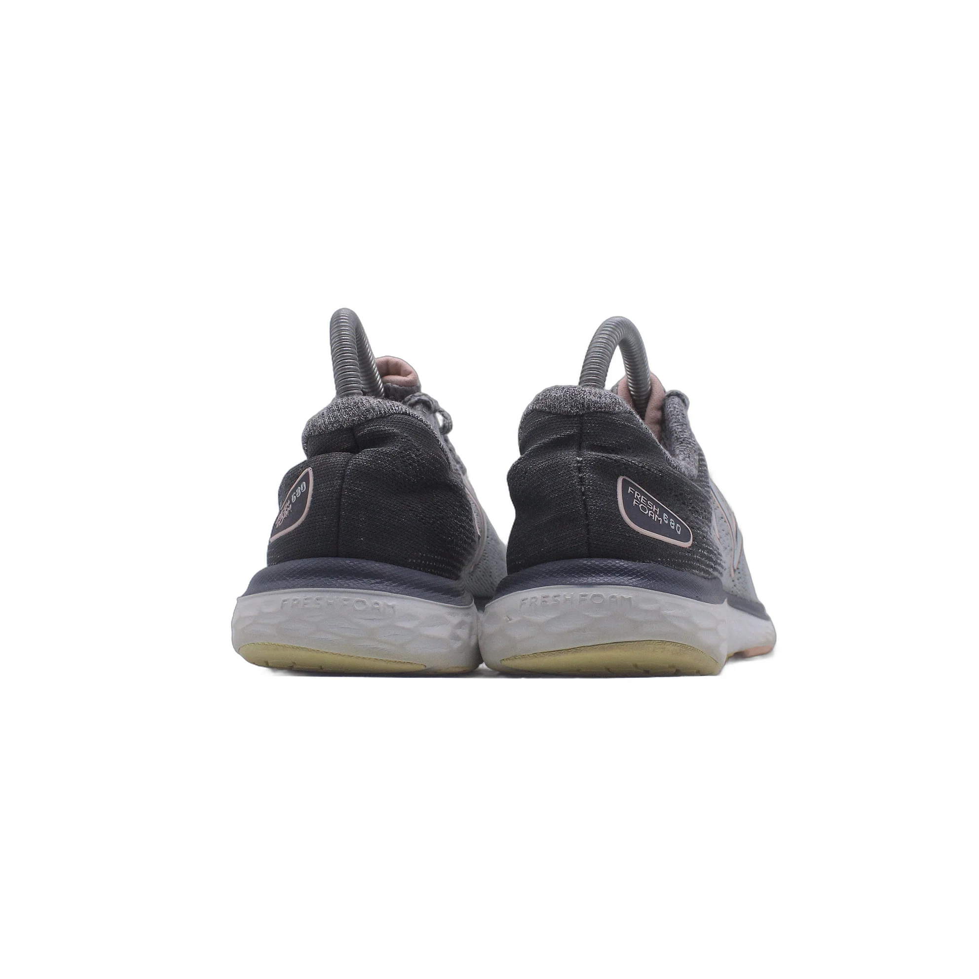 New Balance Women's 680 Running Shoe - Image 4