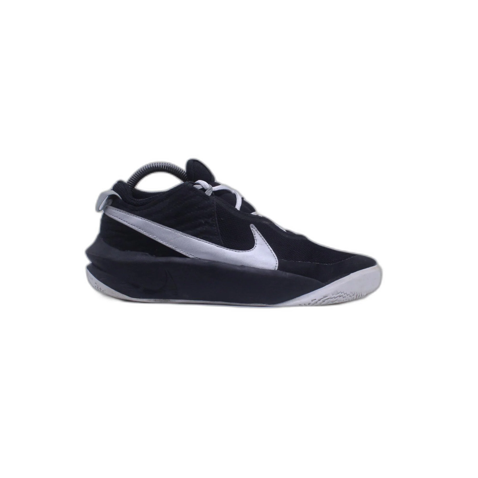 NIKE TEAM HUSTLE D 10 Youth Basketball Black Shoe
