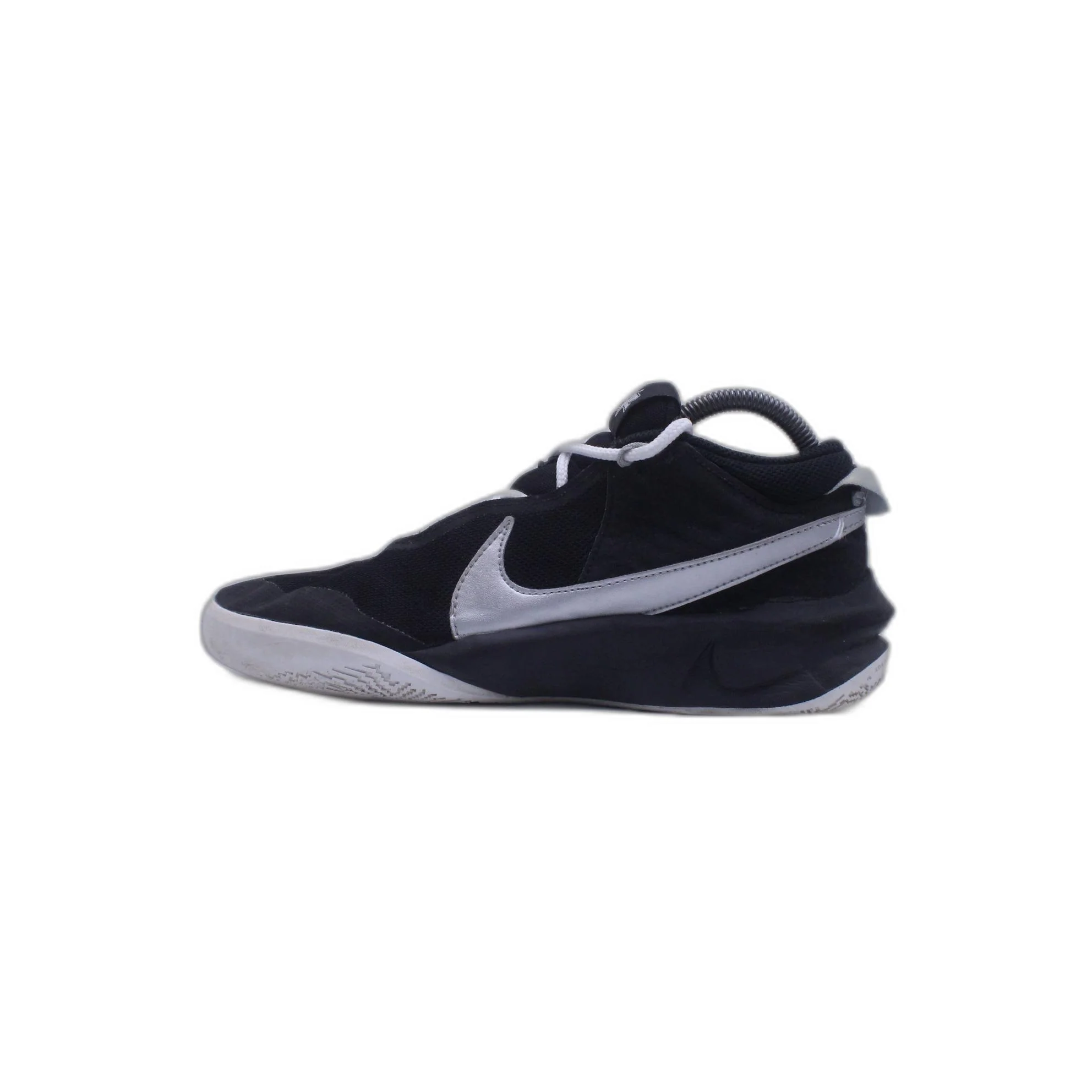 NIKE TEAM HUSTLE D 10 Youth Basketball Black Shoe - Image 2