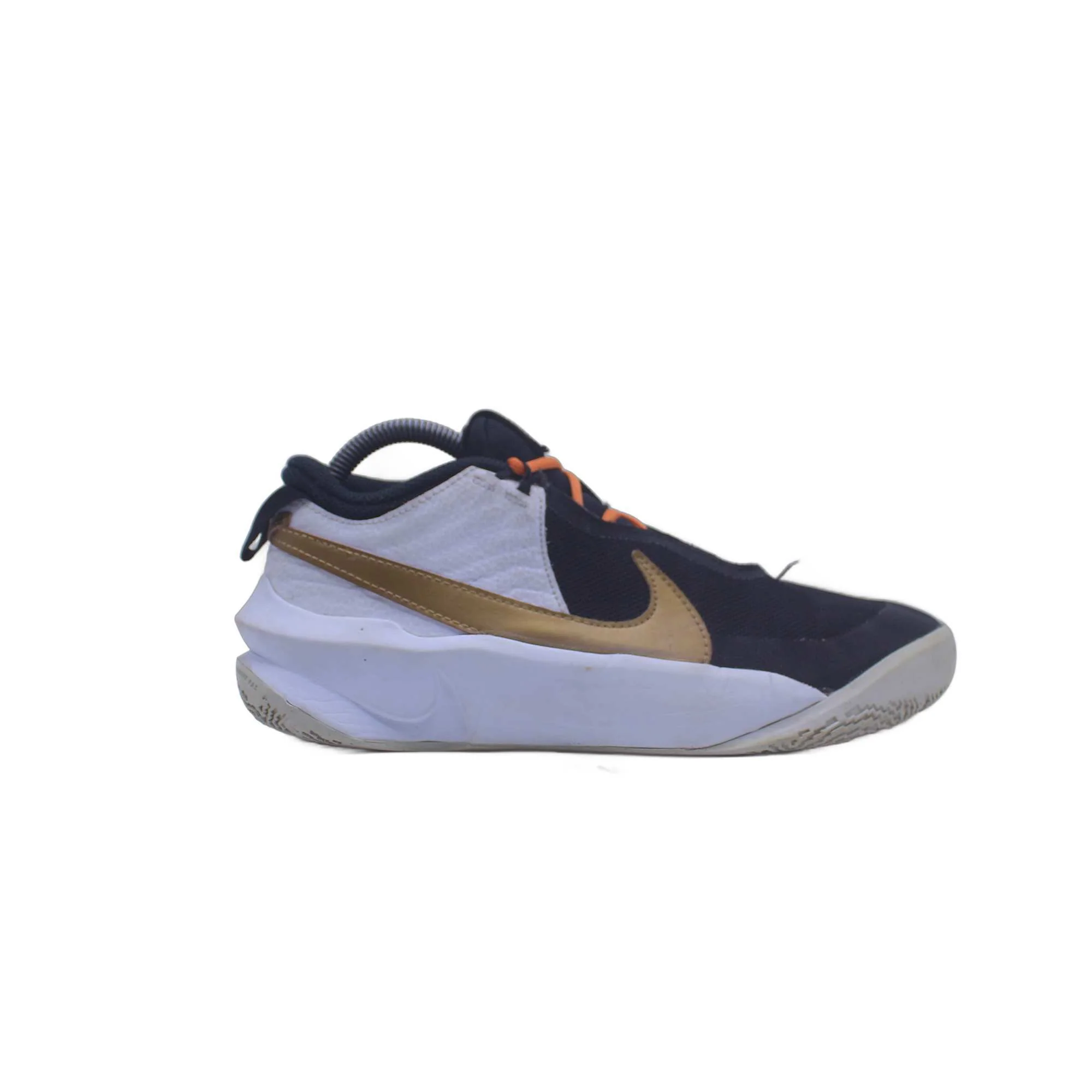 NIKE TEAM HUSTLE D 10 Youth Basketball Shoe