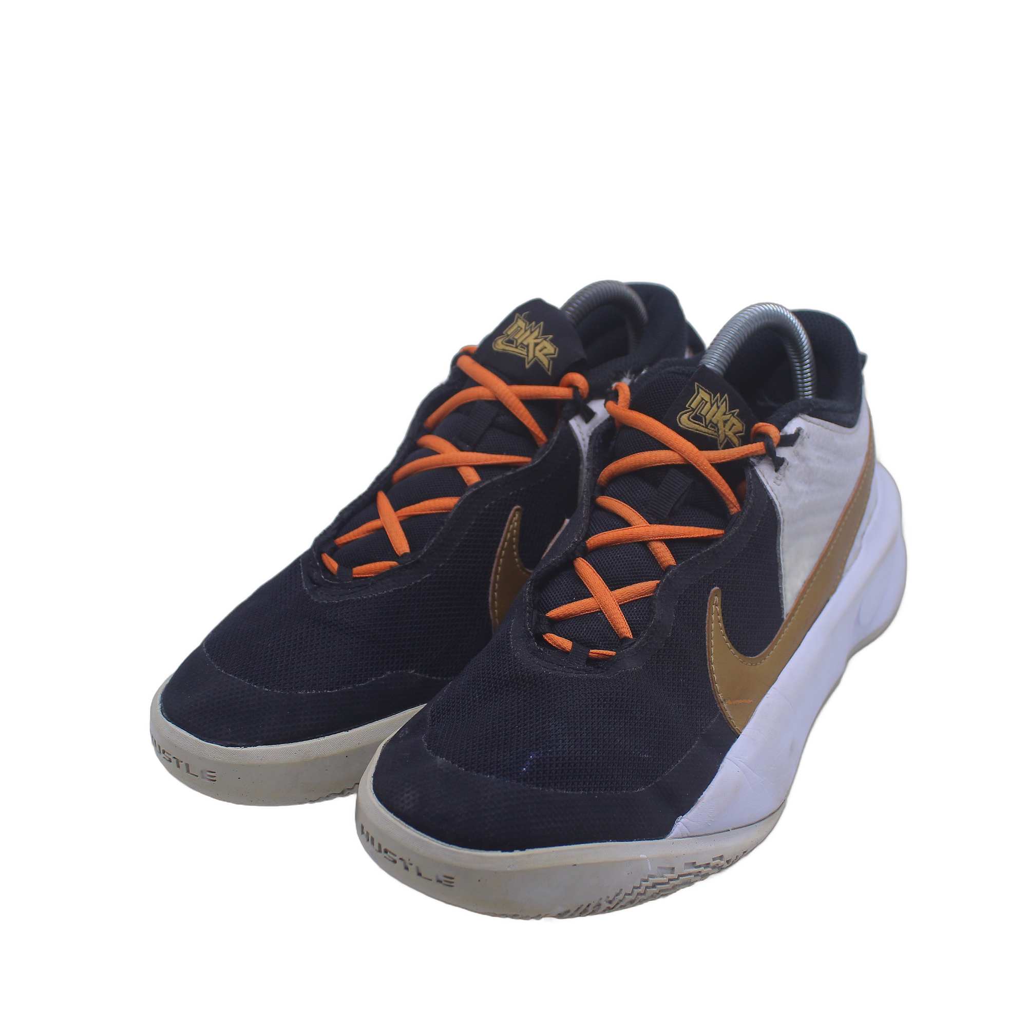 NIKE TEAM HUSTLE D 10 Youth Basketball Shoe - Image 5
