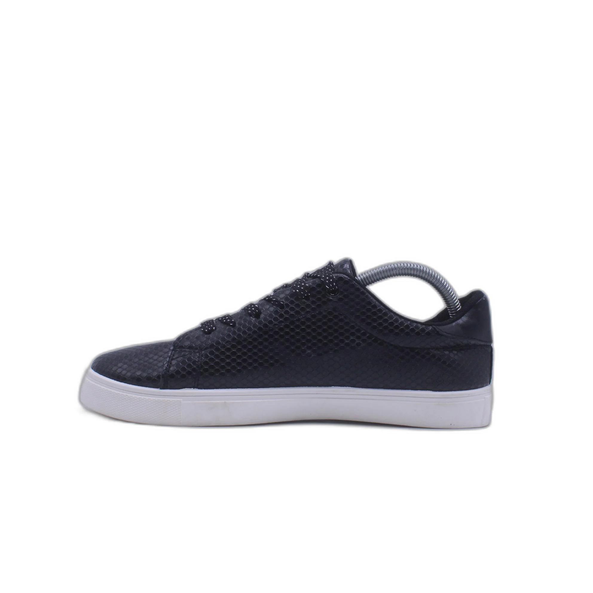 She & In Shoes Casual Sneakers Black Faux Leather Scale Embossed Low Top - Image 2