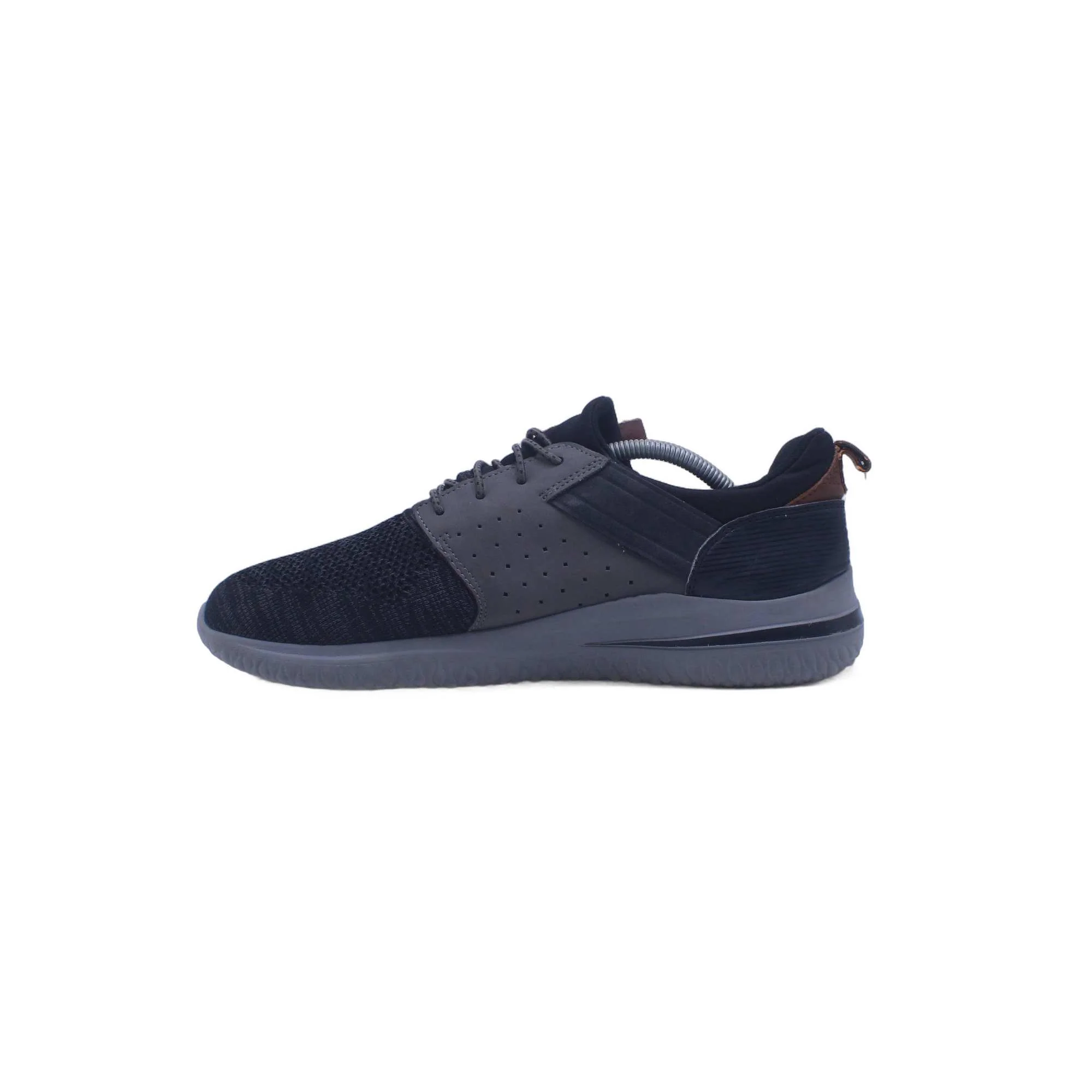 Skechers Classic Fit Men's Shoe - Image 2