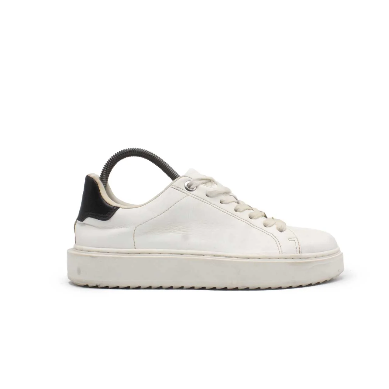 Steve Madden Womens White and Black Training Shoe